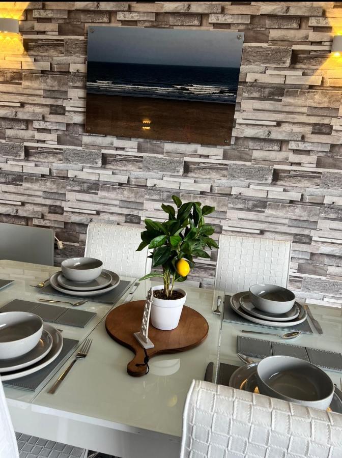 Sea View Lavish Apartment Sky Tv Whirlpool Bath Huge Balcony Newly Refurbished Bridlington Eksteriør bilde