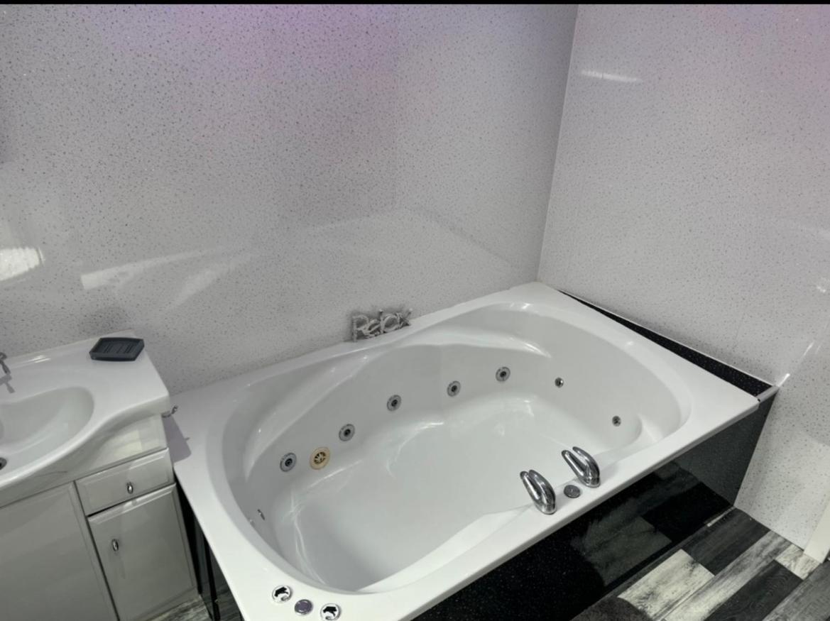 Sea View Lavish Apartment Sky Tv Whirlpool Bath Huge Balcony Newly Refurbished Bridlington Eksteriør bilde